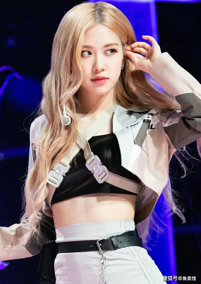 42岁朴彩英,美艳震撼,曲线完美!_演技_音乐_情感