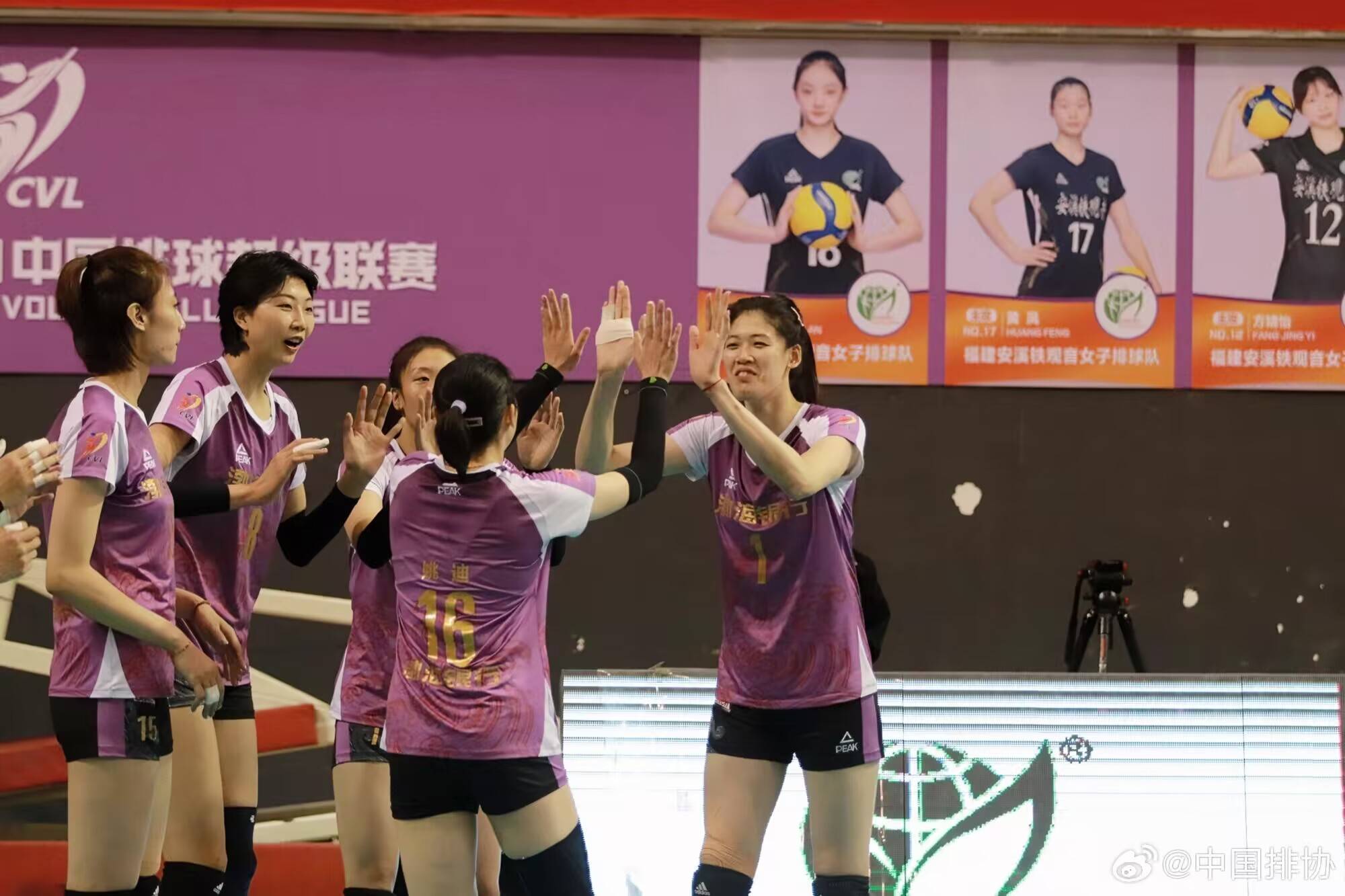 女排超级联赛-王宝泉变阵天津3-0山东 朱婷师妹领衔河南大逆转_袁心玥