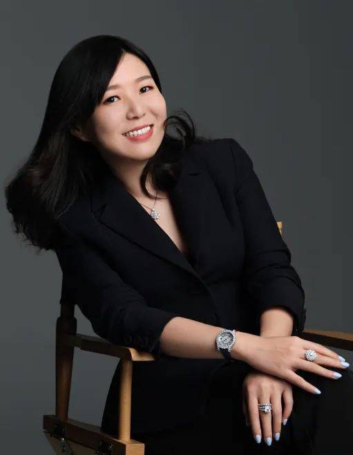 美术学院人文学院博士生导师王郁洋当代艺术家本年度轮值评委成员孙莉