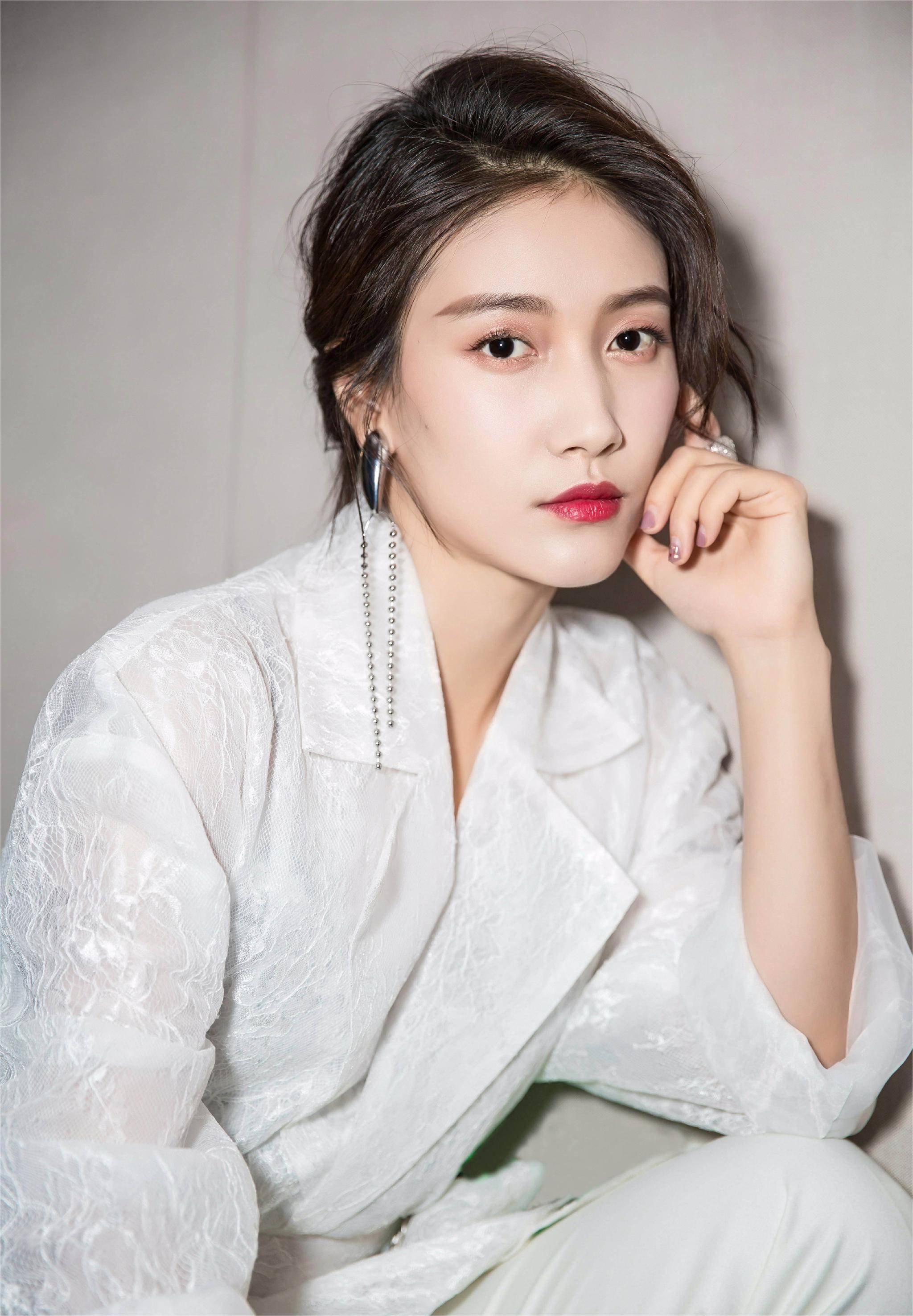 影视演员【啜妮经纪人】 | 主演律政职场爽剧《无所畏惧》_表演_剧中