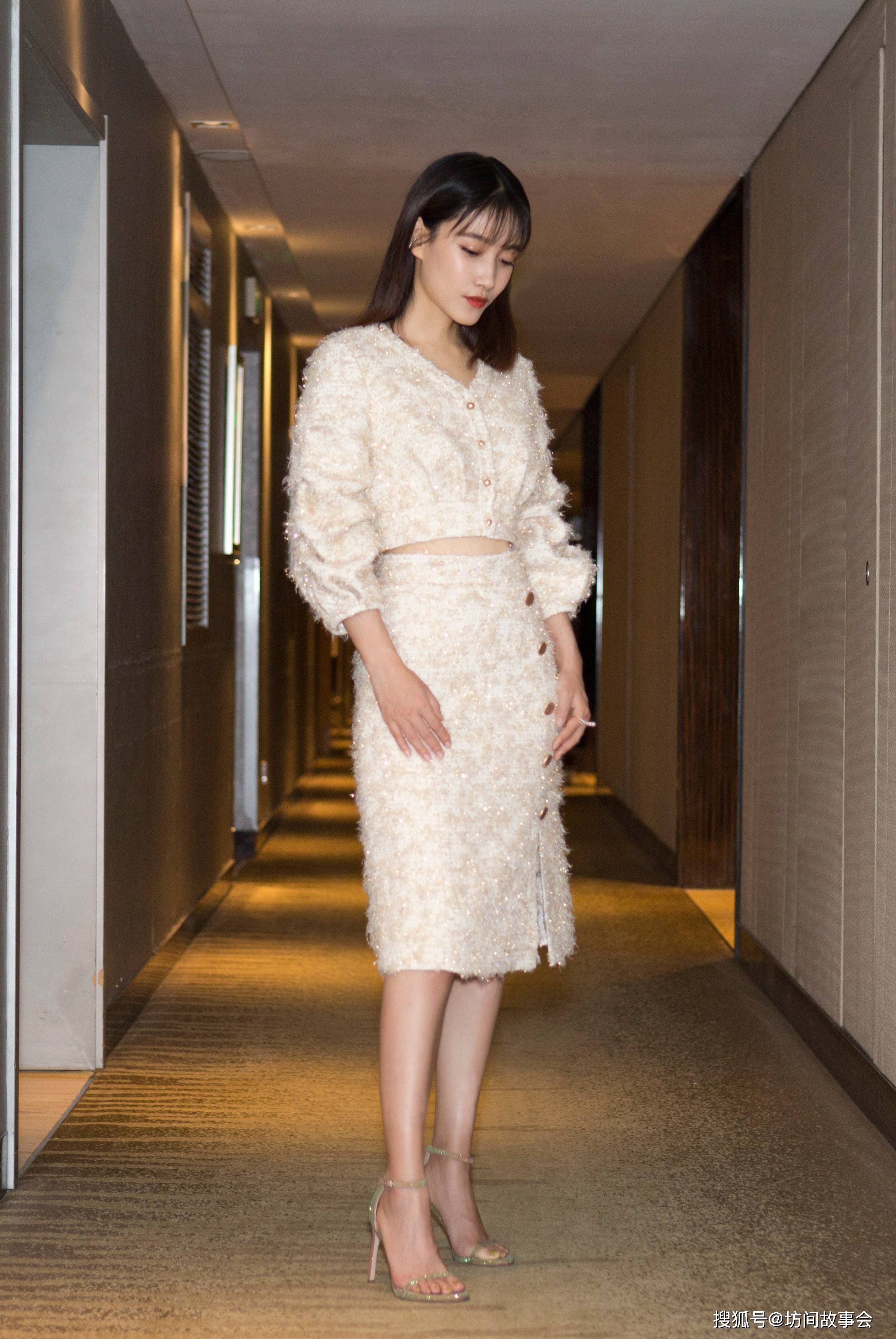 啜妮性格低调务实,更重视作品,她坚持演员职业道德,独立自强,务实进取