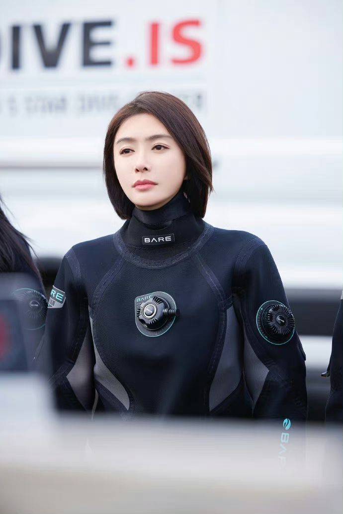 秦岚这状态真是越发的出色了!