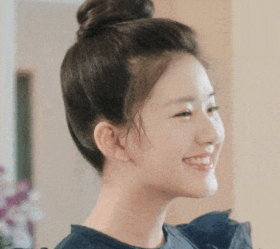 前两天我们盘点了一下这部剧的宝藏女主——赵露思,以甜美系著称的