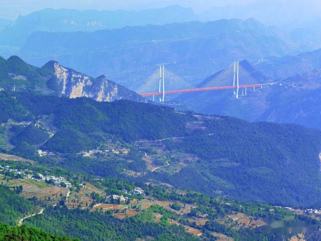 宣威多个旅游景点工程进度,尼珠河大峡谷,月牙湖旅游基地,东山景区