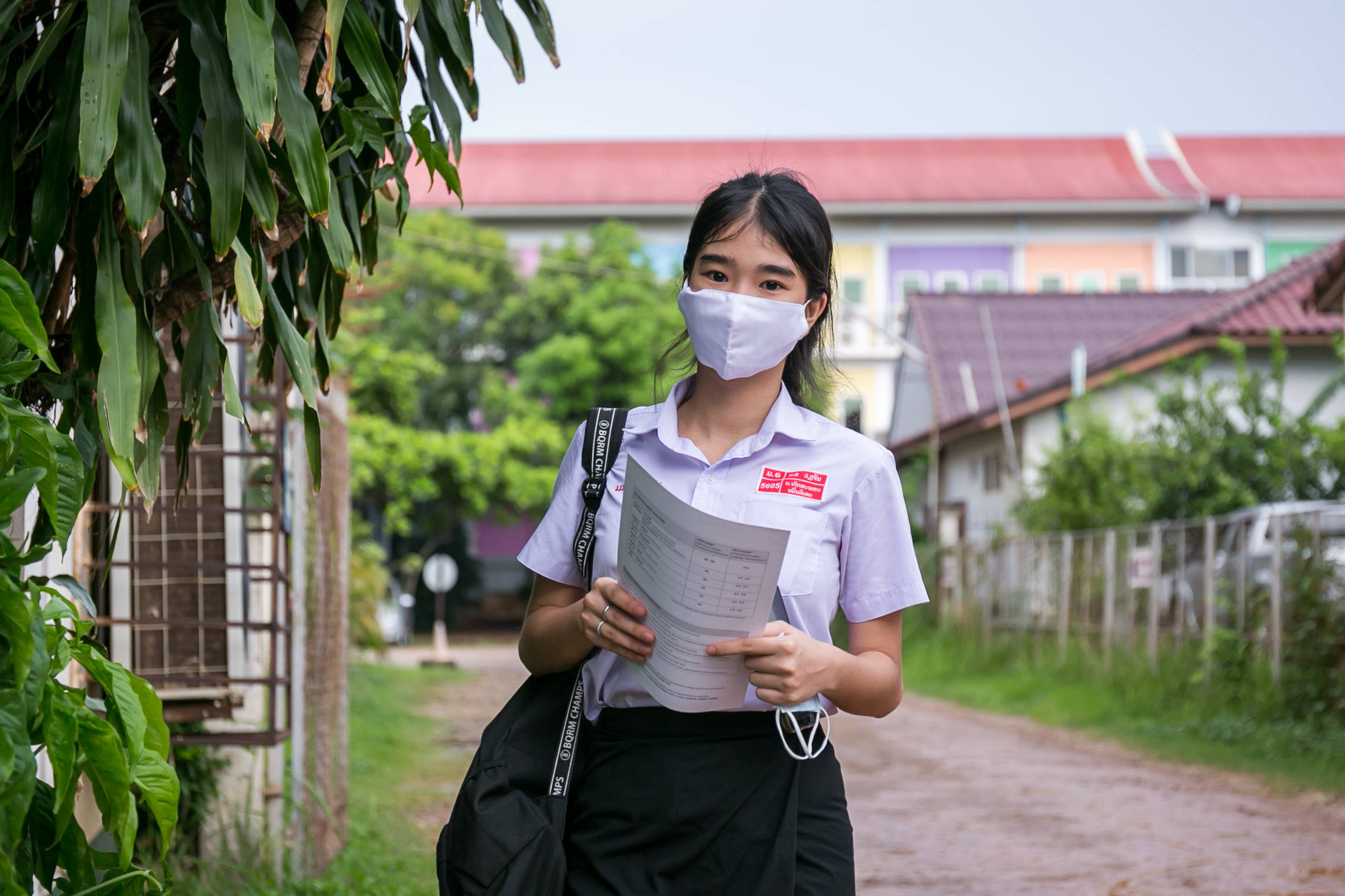 老挝中学生图片