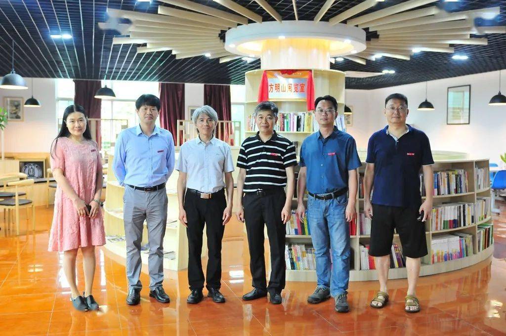 邵武一中87届知名校友方明山教授回访母校