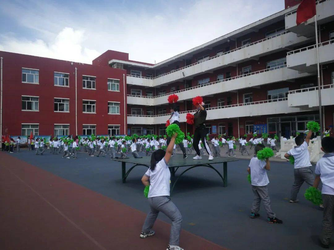 书香四小 抗击疫情 运动有方----东胜区第四小学体育大课间自编操集体