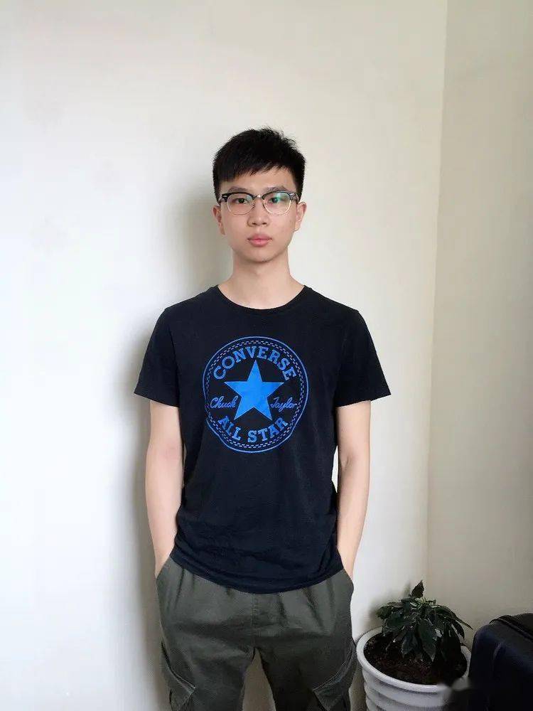 学霸男团C位出道,湖大又双叒叕现集体读研寝室!_何利民