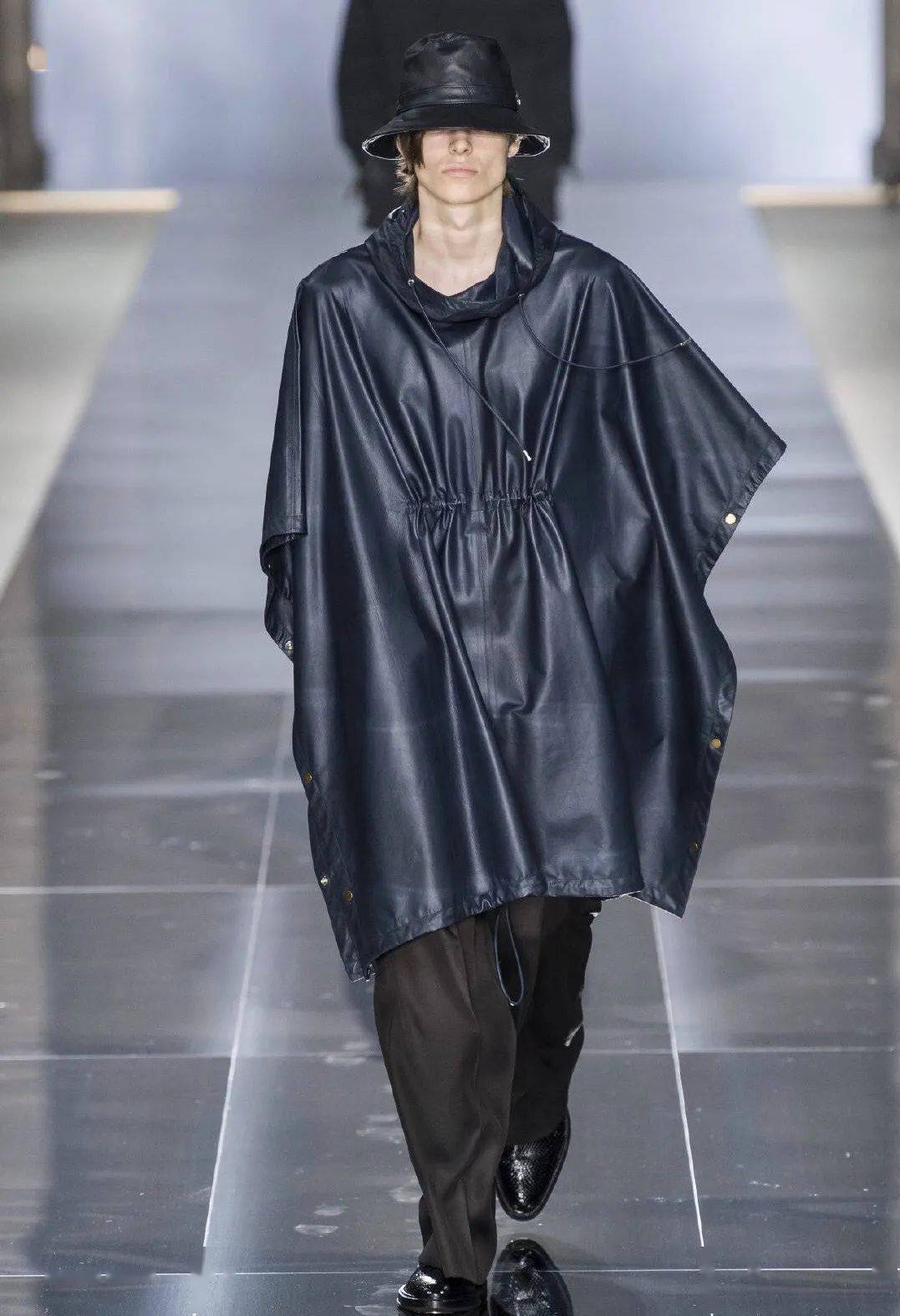 仲夏夜之魅丨抽褶设计服装