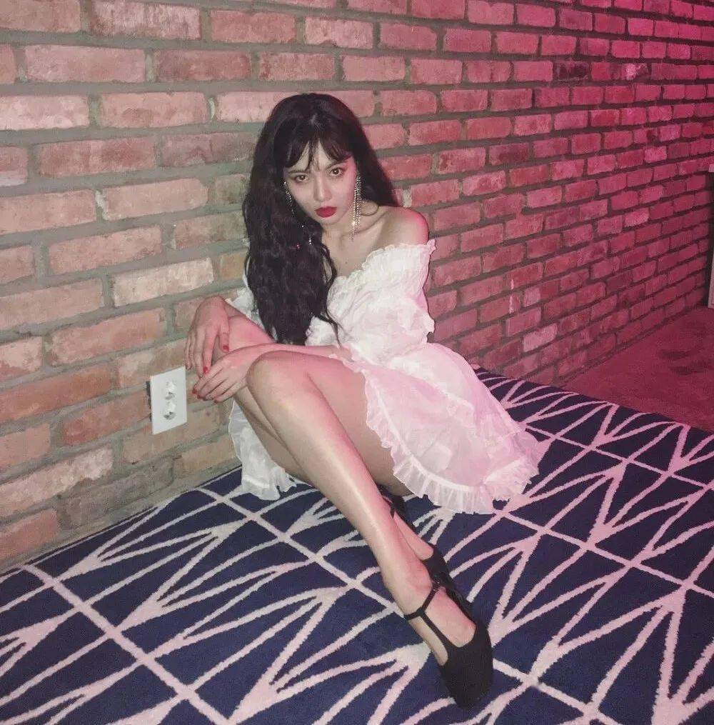 头像女孩子骚点怎么了妨碍到你吃屎了吗