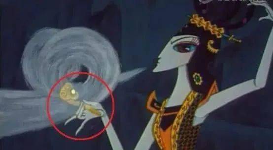 反派角色蛇精每次要施法的时候,都会拿起她的金色如意,口中念着咒语"