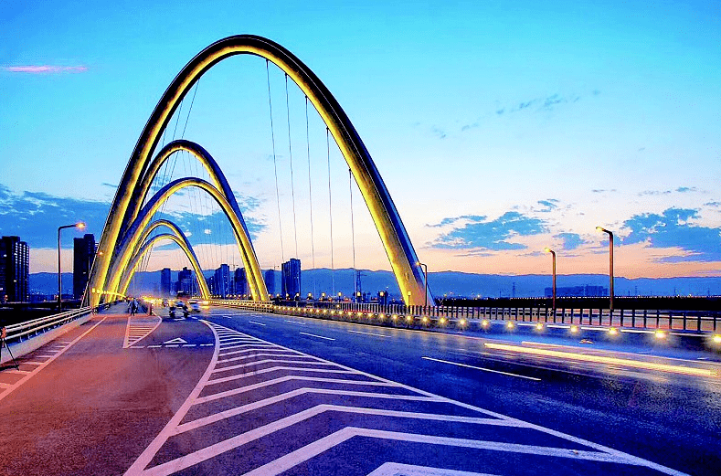 汾河大桥水光天色相辉映一座大桥一处景