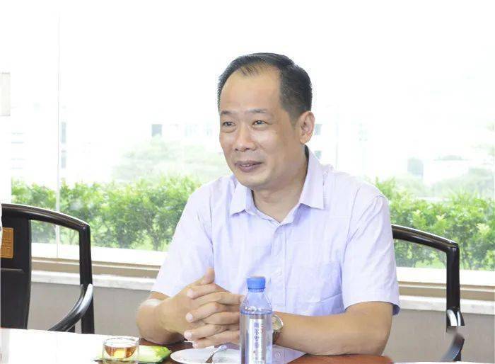 来宾一行参观了我校校内建设的民建福建省委会员之家,民建泉州市委