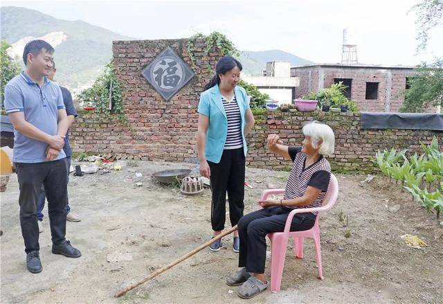 泉州市洛江區區長顏麗明到羅溪鎮重點檢查脫貧攻堅鄉村振興及防汛工作