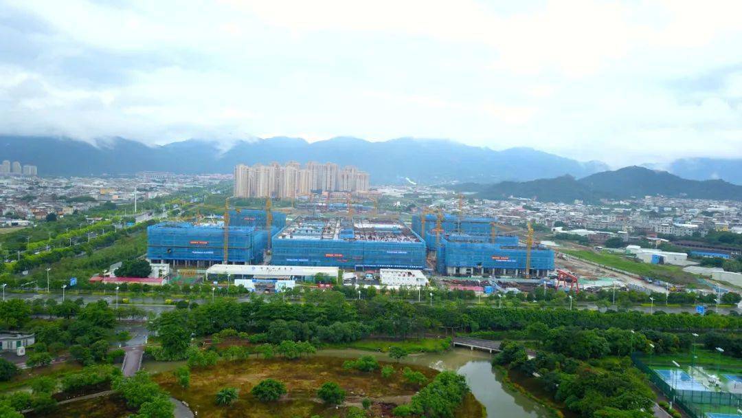 值得关注的是,去年漳州还引入中铁世博城项目,落地漳州高新区碧湖南