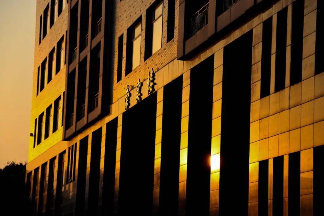 毕业季致远楼这群16级的孩子一眨眼就要毕业了