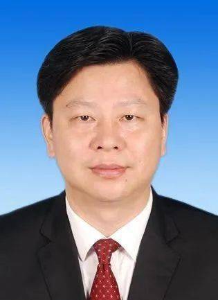 新当选的县监察委主任简介