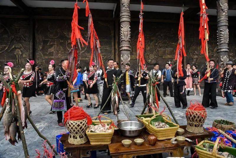 6月6日, 反排乡友 在西江传说博物馆举办的欢度"吃新节"活动场面热闹