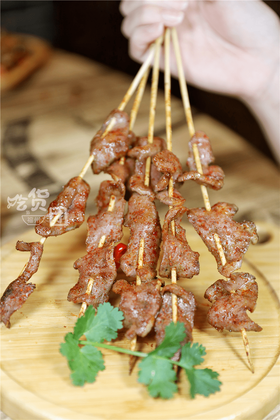 炭烤鱿鱼,炭烤肥肠,掌中宝,多春鱼,鸡爪,鸭胗.