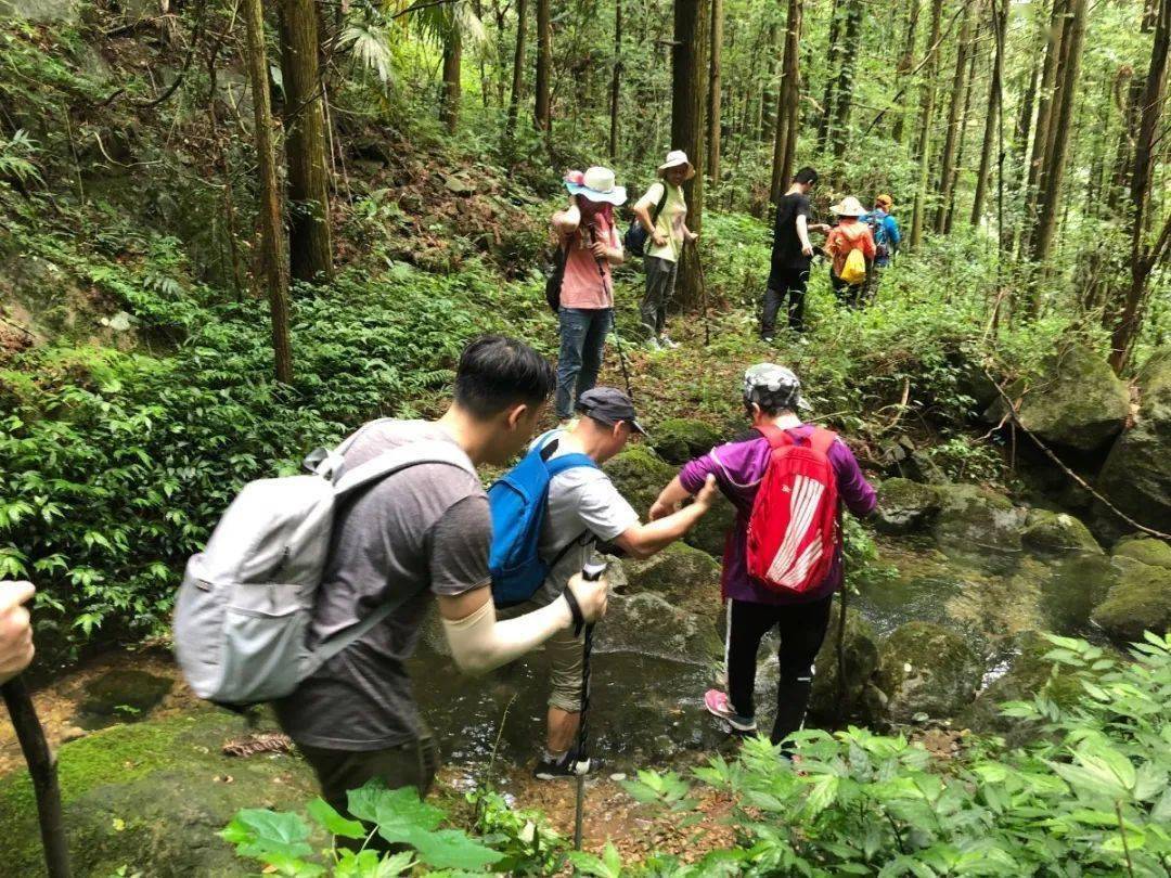 永康第一大峽谷,上游在山後胡,下游居於武義地界方坑老村.隸屬八字牆.