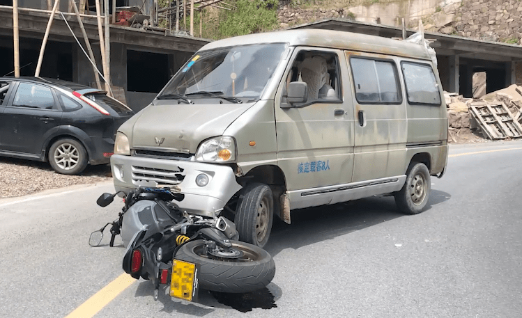 本田四缸也是五菱的手下败将cb650r呆子评测