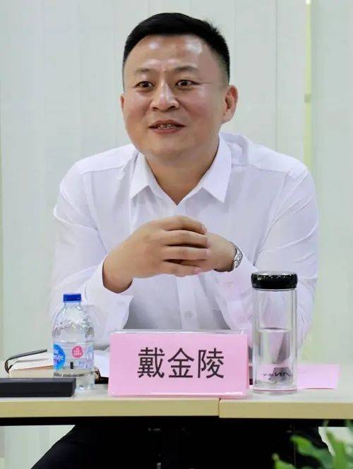 火狐电竞会议由王坤泉秘书长主持,他首先向yuneec昊翔集团对本次会议