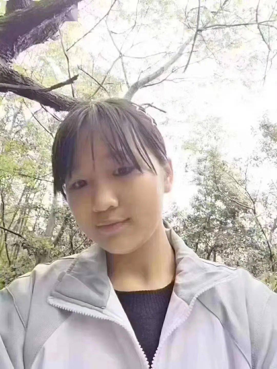 林欣鹰潭二中北校区初中生;前天早上离家出走至今未归