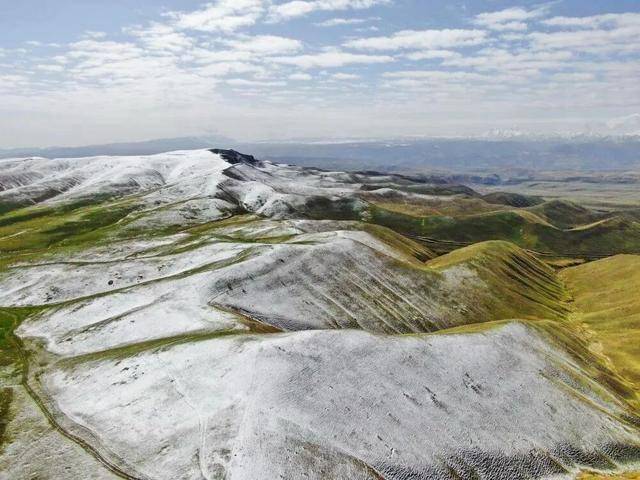 航拍六月祁连山雪后初晴美如画