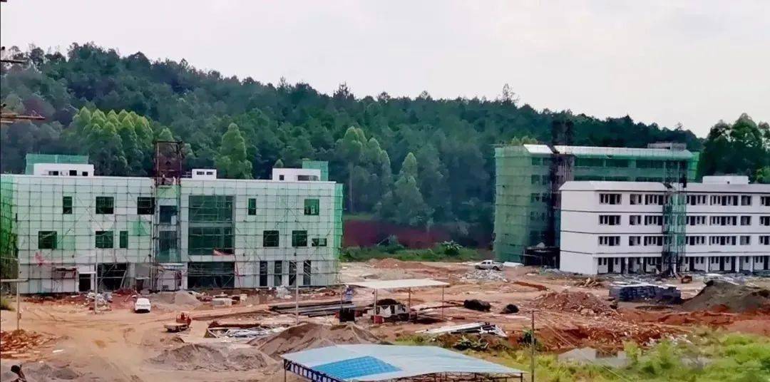 关注平南四中最新建设进度现场图片曝光