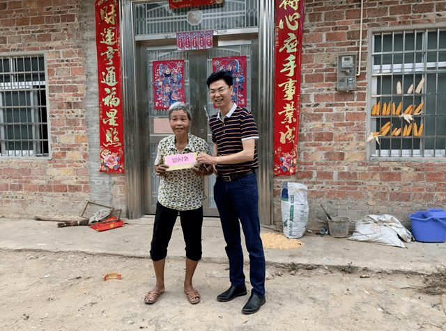 帮扶一对一禅城区教育局到廉江市石颈镇香岭村开展精准扶贫活动