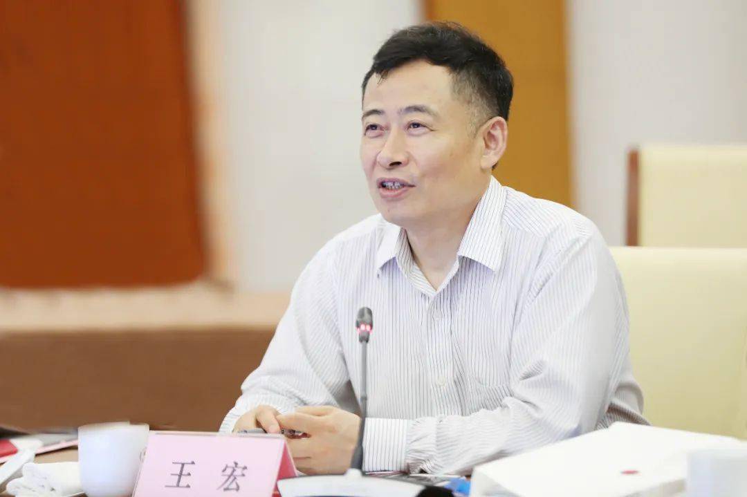 宝山区副区长,宝山区学促委副主任陈筱洁从加强统筹协调,形成宝山区