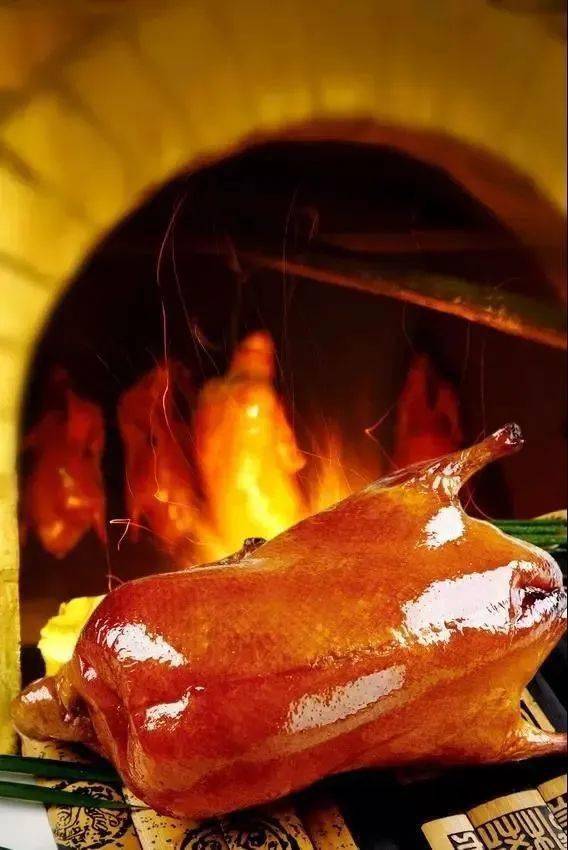 明炉烤鸭和挂炉烤鸭图片