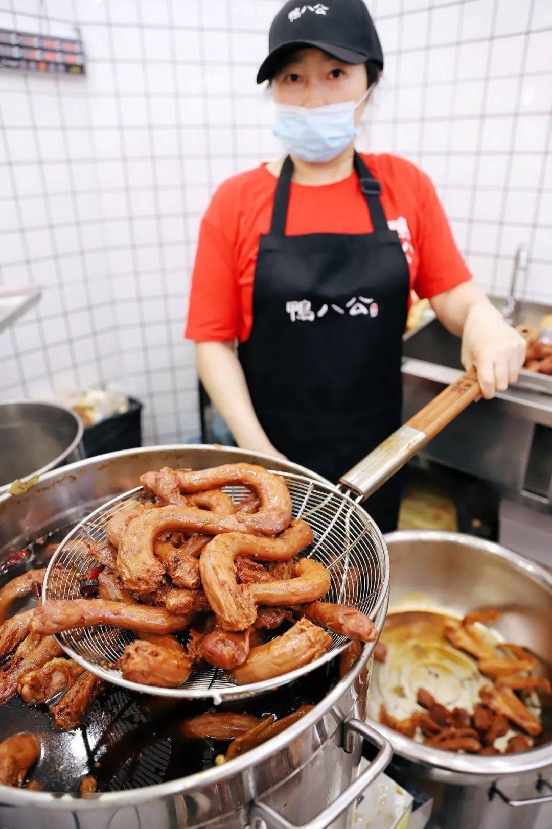 让老福州人直呼鸭霸的"草本甜辣卤",街坊邻居排队安利!