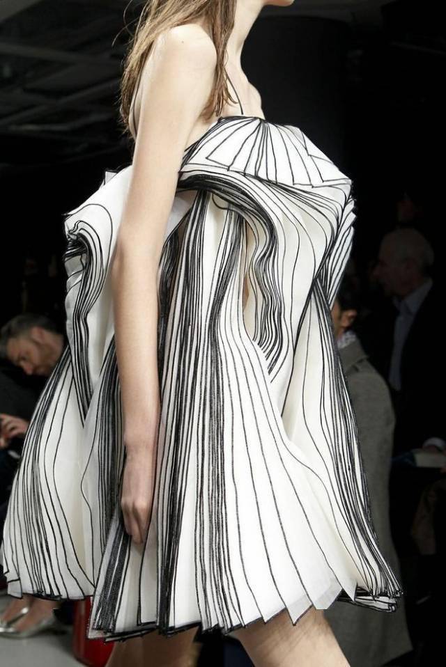 独特的衣服下摆设计真的可以尝试下