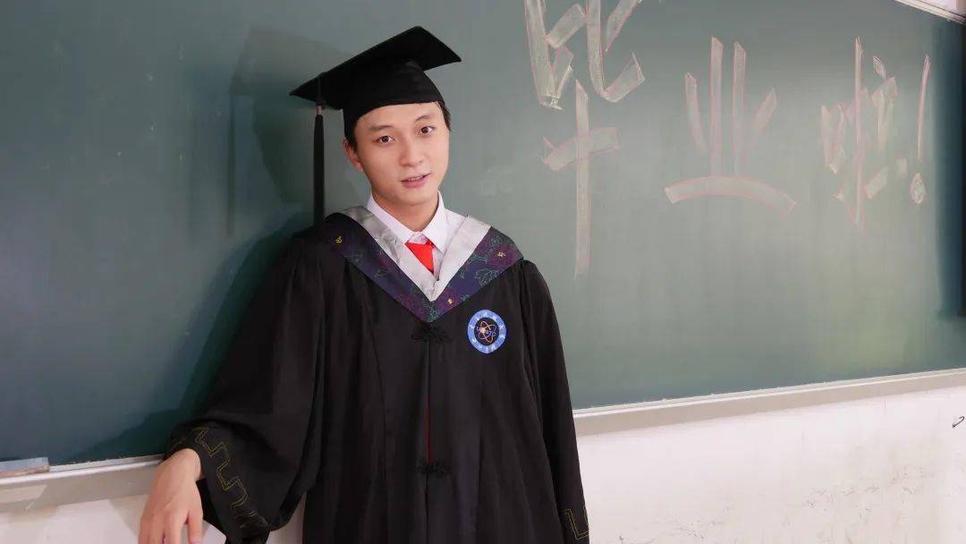 你的个人定制云端毕业照