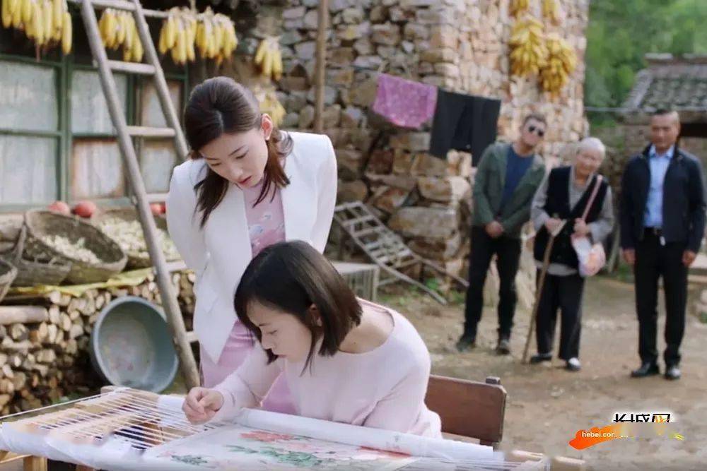 想看看村支书如何通过满绣结识叶冰,如何耿直表白,实现锦绣姻缘么?