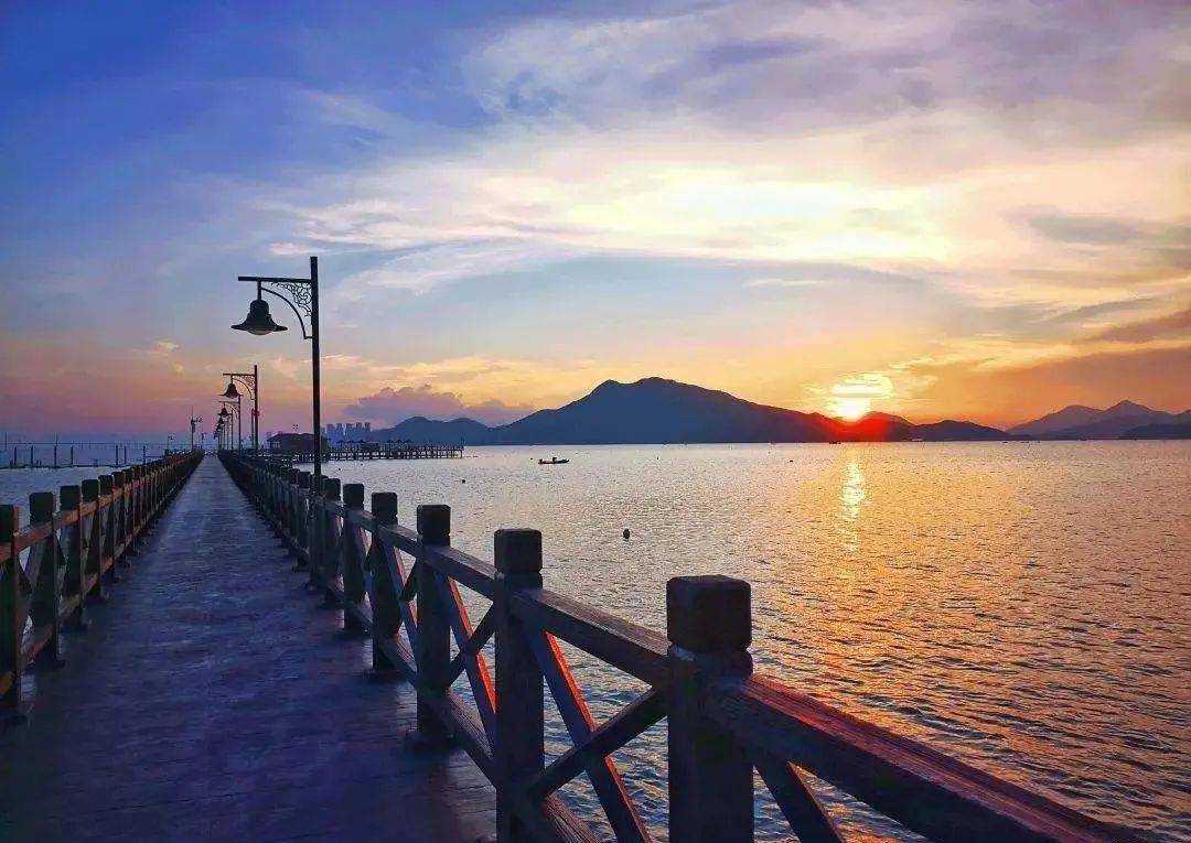 红色之旅汕尾红宫红场澎湃故居网红新山村白沙湖赶海高潭中洞2天