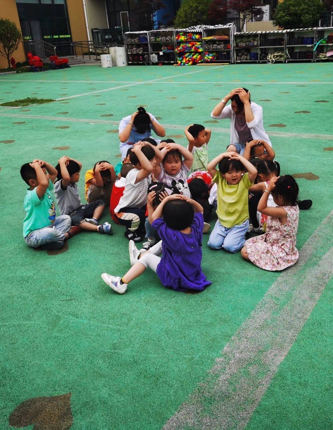 人思想道德建設】地震來了我不怕---嵐山區實驗幼兒園防震安全演練