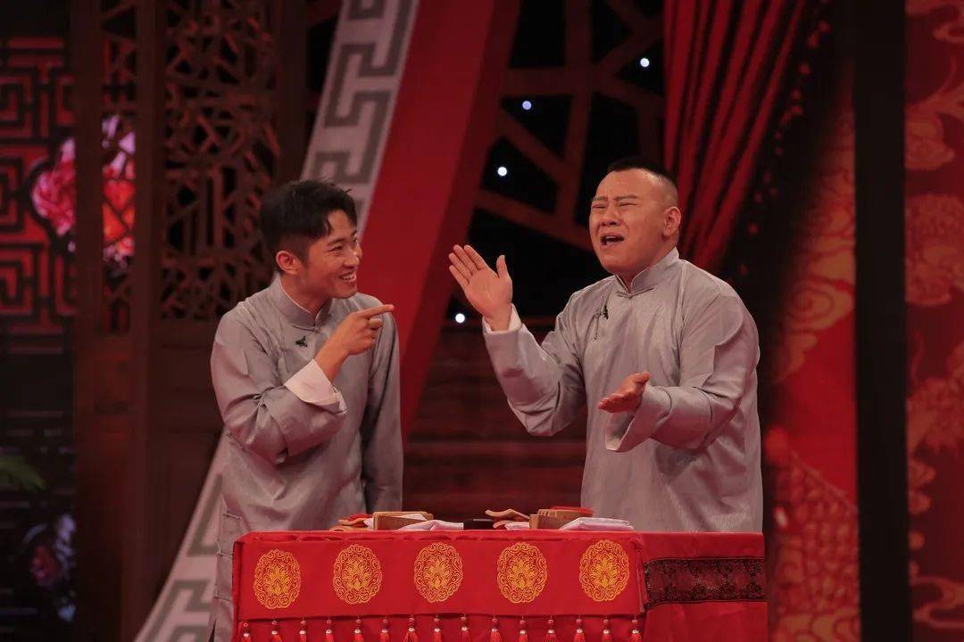 李少杰唱起快板小段《 看病》