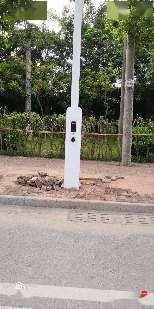 新发现钦州街头现路灯充电桩网友难道新能源车销量要爆发了