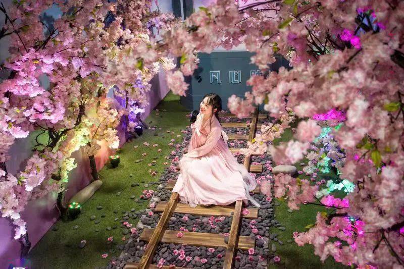 洛阳龙门站至倒盏村夜班公交专线开通夜游模式开启消夏就来这里