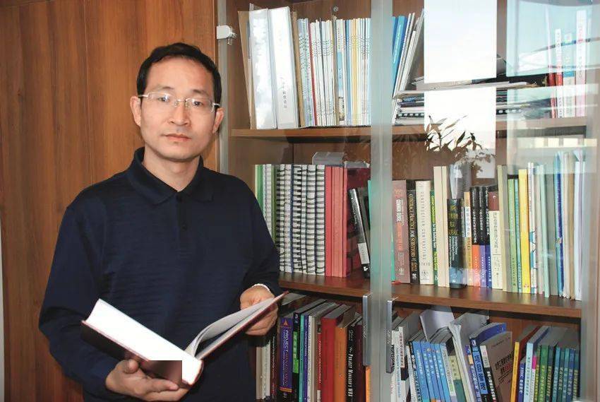 丁荣贵对话张水波全球化经营需要法律保驾护航