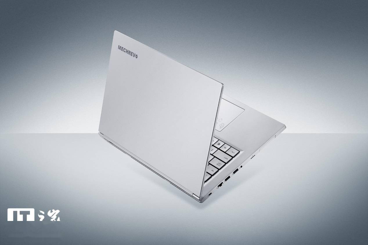轻薄全能出厂校色机械革命umiairii笔记本体验
