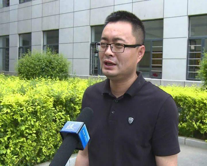 鲅鱼圈区信义小学校长 张旭丰在年轻教师培养方面,我们将"仁爱礼智信"