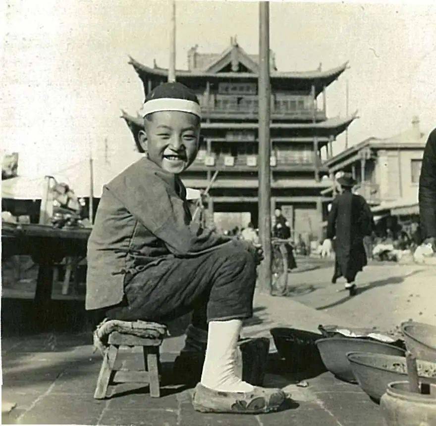 老照片|民国年间,山西那些摆地摊的小商小贩们_手机搜狐网