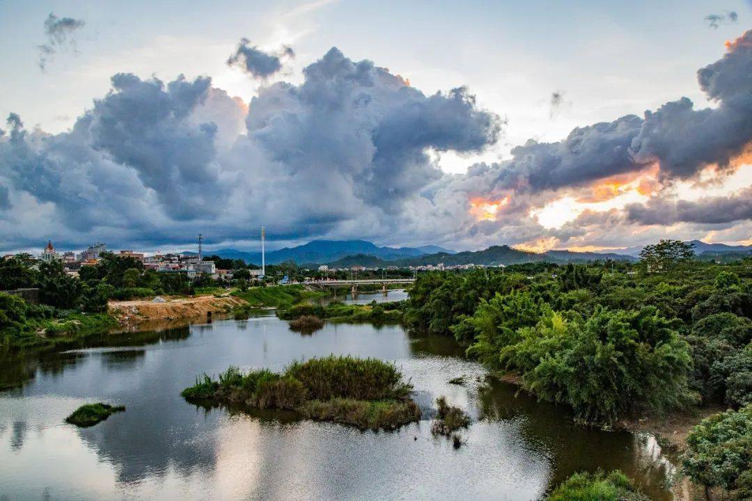 今天傍晚,葵潭这里的晚霞好美!