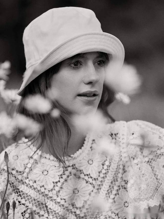 组图英剧普通人女主角黛西埃德加琼斯杂志写真