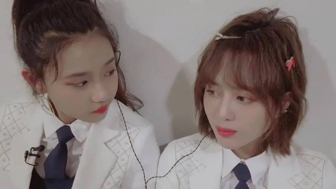 都说女团塑料姐妹花