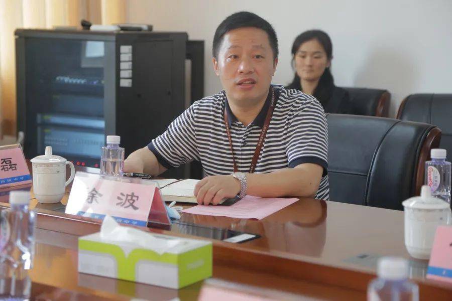 资讯| 虹口区副区长张雷莅临我校指导高考备考工作