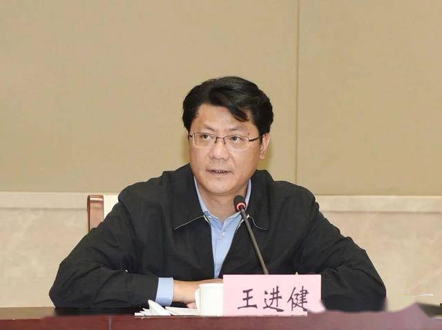 王进健为无锡市副市长,江阴市委书记.